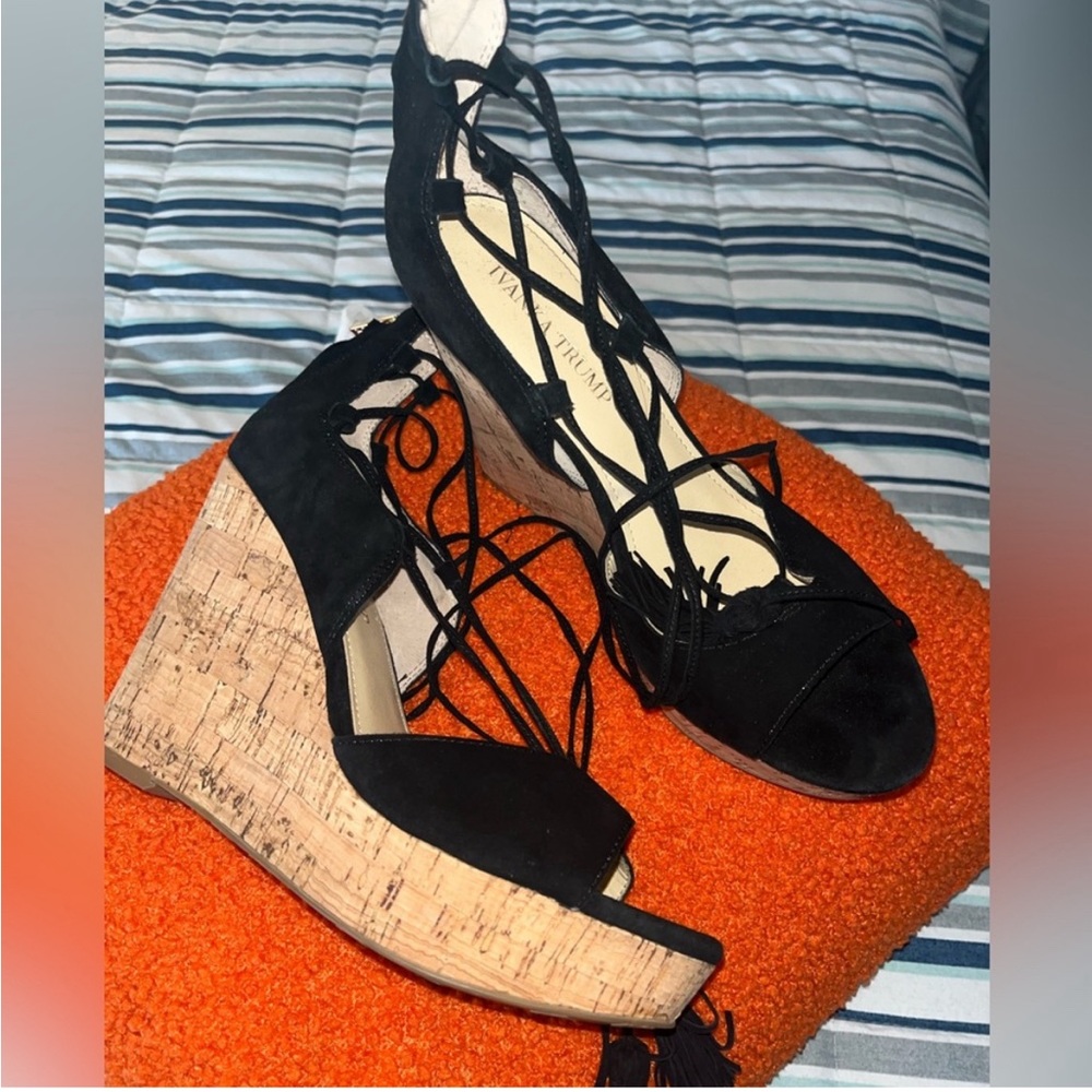 Black wedge Ivanka Trump